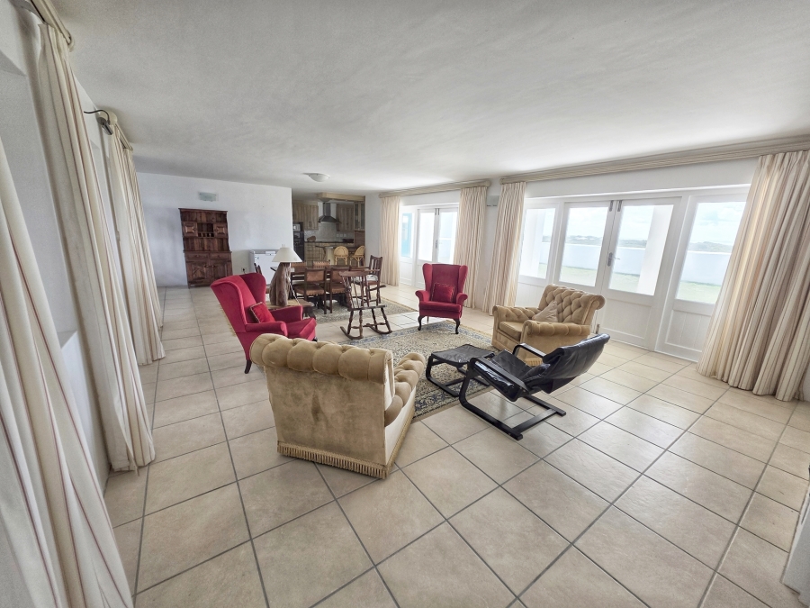 5 Bedroom Property for Sale in Struisbaai Western Cape